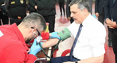 Vali Çiftçi 45'inci kez kan bağışında bulundu