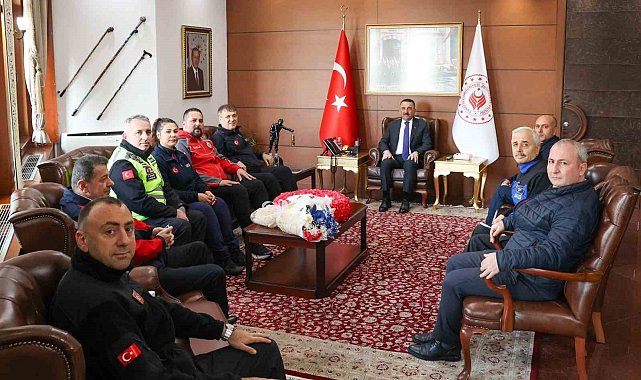 Vali Hacıbektaşoğlu, AFAD'ın 16. kuruluş yıl dönümünde kurum temsilcilerini kabul etti