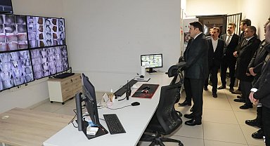 Vali Işın'dan İl Göç İdaresi Müdürlüğü Geri Gönderme Merkezi'nde denetim