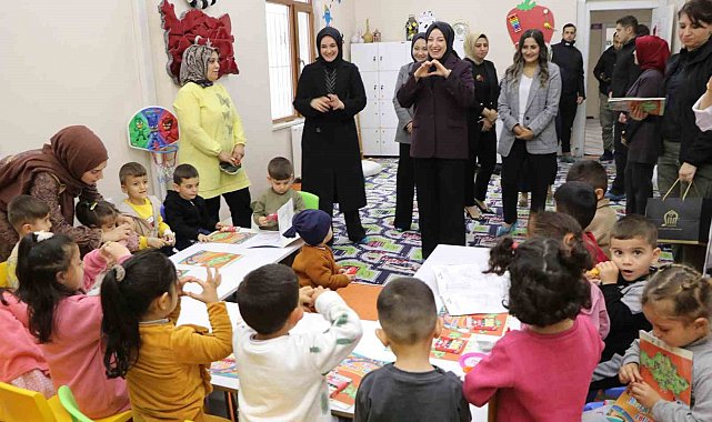 Vali Kızılkaya'nın eşi, şehit ailesi, koruyucu aile ve kadın üreticilerle bir araya geldi