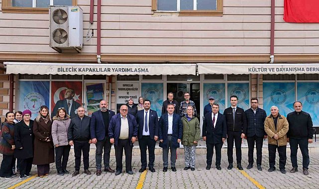 Vali Sözer vatandaşlarla Kapaklılar Derneği'nde buluştu