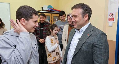 Vali Sözer'den özel öğrencilere destek