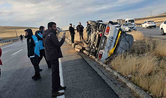 Van'da 6 araç birbirine girdi: 3 kişi yaralandı
