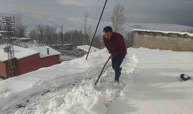 Van'da kar yağışı: Yüksek kesimlerde zorlu şartlar