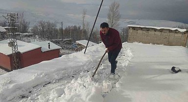 Van'da kar yağışı: Yüksek kesimlerde zorlu şartlar