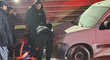 Van'da park halindeki kamyonette yangın