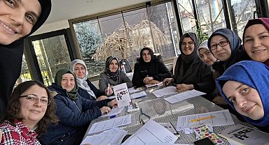 Veliler kitap okuma atölyesinde bir araya geldi