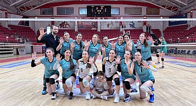 Vezirköprülü voleybolcular finalde