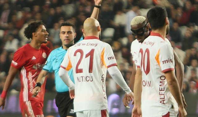 Victor Osimhen cezalı duruma düştü