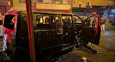 Yalova'da minibüs park edildiği sırada alevlere teslim oldu