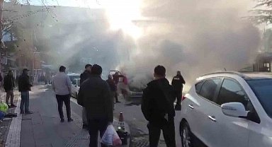 Yanan kamyonete ilk müdahaleyi vatandaşlar yaptı