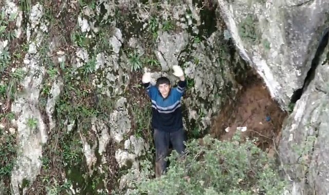 Yaşam için son çığlığı 4'üncü gün duyuldu: Dağın zirvesinde mahsur kalan genç için ekipler seferber oldu