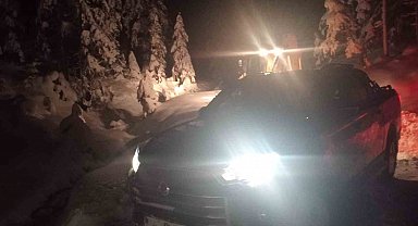 Yaylada mahsur kalan aileyi belediye ekipleri kurtardı