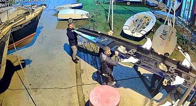 Yelken kulübüne kaçak tekne operasyonu