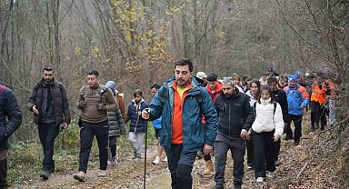 Yenişehir'de doğa yürüyüşü ile gençler stres attı