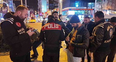 Yılbaşına saatler kala Kadıköy'de denetimler sürüyor