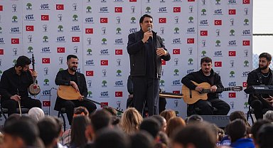 Yılmaz, lise ve üniversite öğrencileri ile buluştu