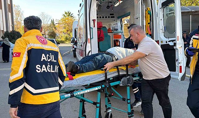 Yolcu minibüsü ile otomobil çarpıştı: 5 yaralı