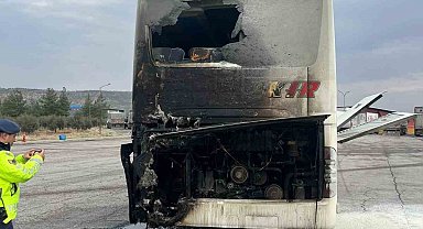 Yolcu otobüsü seyir halindeyken yangın çıktı