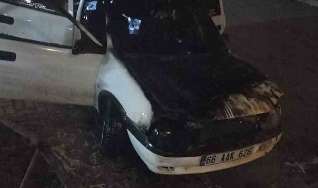 Yozgat'ta otomobil alevlere teslim oldu