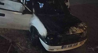 Yozgat'ta otomobil alevlere teslim oldu