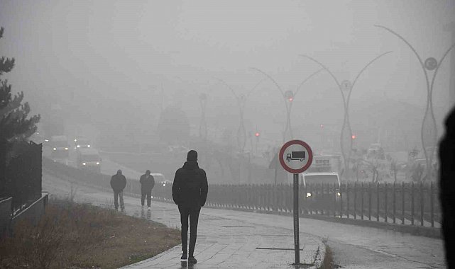 Yozgat'ta sis etkili oldu, görüş mesafesi düştü