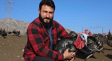 Yurtdışından dönüp, memleketine çiftlik kurdu