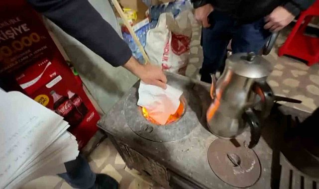 Zara'da ihtiyaç sahiplerinin veresiye borcu kapatıldı, defter sobada yakıldı