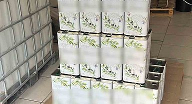 Zeytinyağı şişelerine gizlenmiş 3 bin litre kaçak alkol ele geçirildi