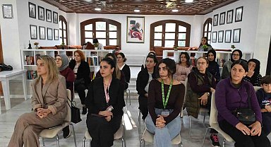 Zübeyde Hanım Kadın Eğitim ve Sosyal Tesisi'nde kadın sağlığı konuşuldu