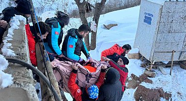 18 saatlik zorlu operasyonla mahsur kalan hasta kurtarıldı