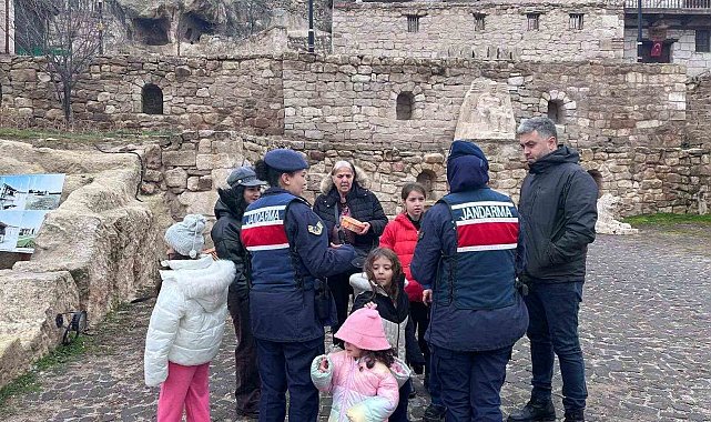 300'e yakın vatandaşa kadına şiddetle mücadele anlatıldı