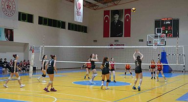 4. Geleneksel Yıldız Kızlar Voleybol Turnuvası başladı