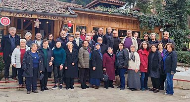 45 yıl önce aynı sırada oturan arkadaşlar kahvaltı sofrasında bir araya geldi