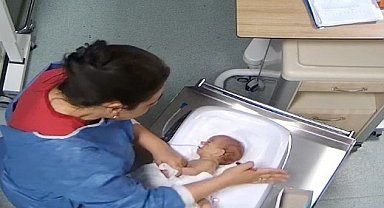 5 günlük Deniz, hemşire şiddeti sonucu engelli kalmış