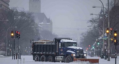 ABD'de kar fırtınasında 800 binden fazla kişi elektriksiz kaldı