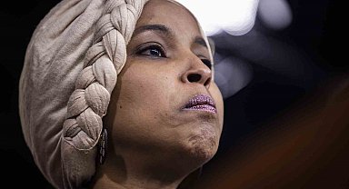 ABD'nin ilk Müslüman kadın kongre üyelerinden Omar'a saldırı