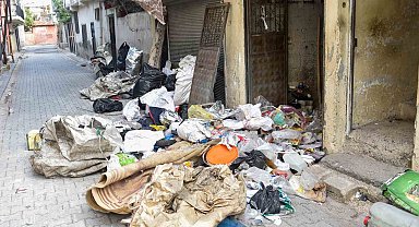 Adana'da çöp ev temizlendi