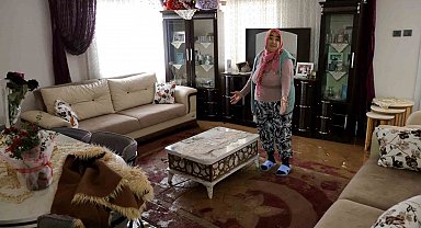 Adana'da selden geriye ıslak eşyalar, çamurlu yollar kaldı: Evlerini su basan vatandaşlar o anları anlattı