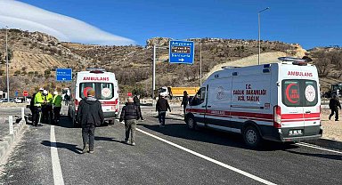 Adıyaman'da iki otomobil çarpıştı: 4 yaralı