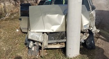 Afyonkarahisar'da feci kaza: Anne yaşamını yitirdi, 12 yaşındaki oğlu yoğun bakımda