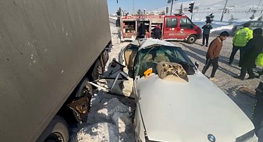 Ağrı'nın Patnos ilçesinde trafik kazası: 1'i ağır 2 yaralı