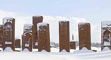 Ahlat'ta masalsı kış manzaraları