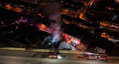 Ahşap dolu depoda çıkan yangın kontrol altına alındı