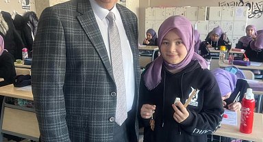 Akşemsettin Kız Anadolu İmam Hatip Lisesi'nde öğrencilere "Tohumlu Kalem" sürprizi