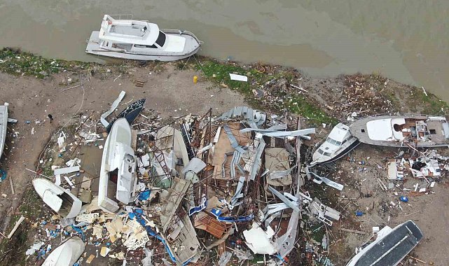 Aksu'da sel ve hortum felaketi: Milyonluk tekneler parçalandı, 700 dönüm alanda seralar sular altında kaldı