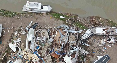 Aksu'da sel ve hortum felaketi: Milyonluk tekneler parçalandı, 700 dönüm alanda seralar sular altında kaldı