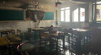 Alanya'da ilkokul sınıfının klima ünitesinde çıkan yangın korkuttu