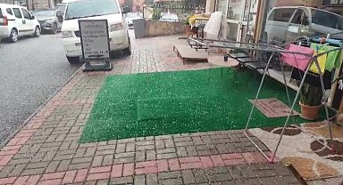 Alanya'da sağanak yağış yerini doluya bıraktı