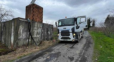 Alaplı'da dereye atılan ölü tavuklar nedeniyle 8 köy susuz kaldı